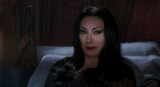 Addams Family Angelica Huston as Morticia