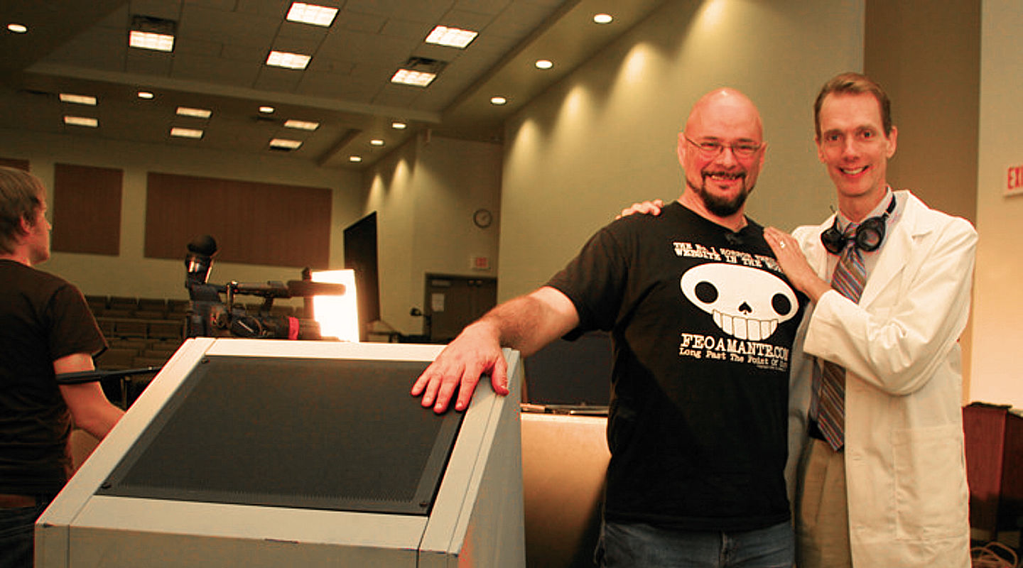 UNIVERSAL DEAD - Doug Jones